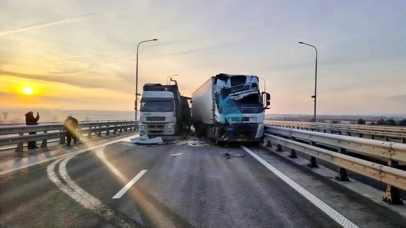 На трассе М-12 под Муромом столкнулись 8 автомобилей