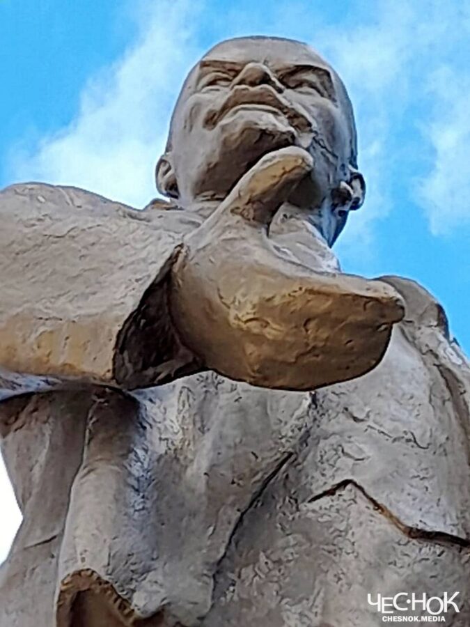Памятник Ленину Камешково