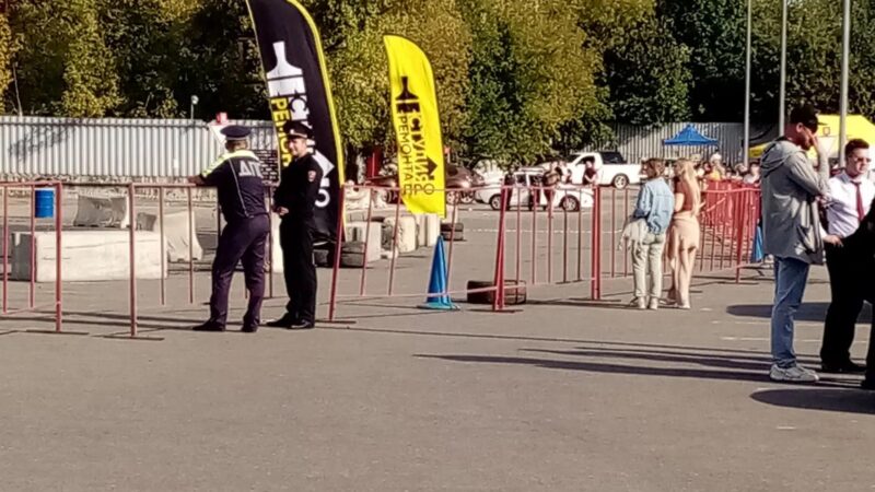Полиция разогнала гонки у «Мегаторга»