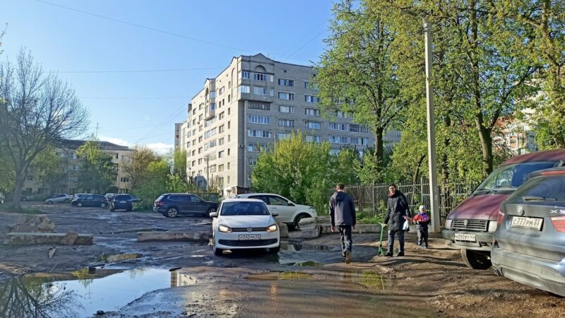 Мэрия организует объезд пробки на перекрестке Мира – Горького