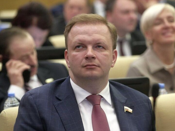 Депутату Говырину разрешили бесплатно парковаться в центре Владимира