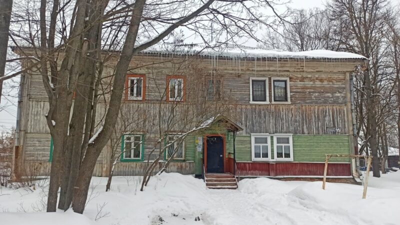 После репортажей «Чеснока» в Александрове расселяют 170-летний дом
