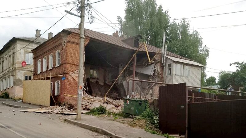 В центре Владимира окончательно рухнул аварийный дом
