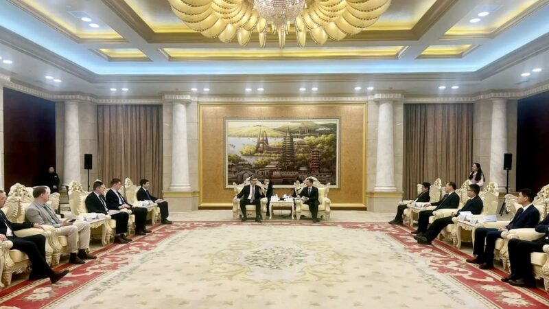 «Ценные контакты» и «перспективы». Что Авдеев привезет из Китая