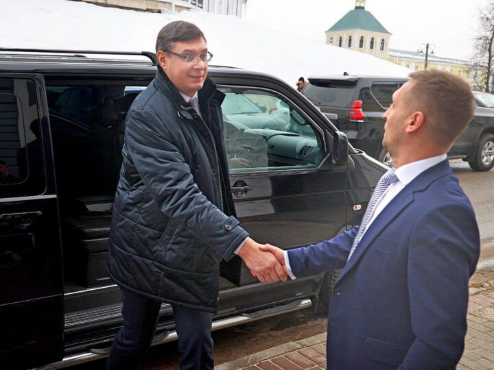 Авдеев не будет увольнять Куимова по требованию КПРФ