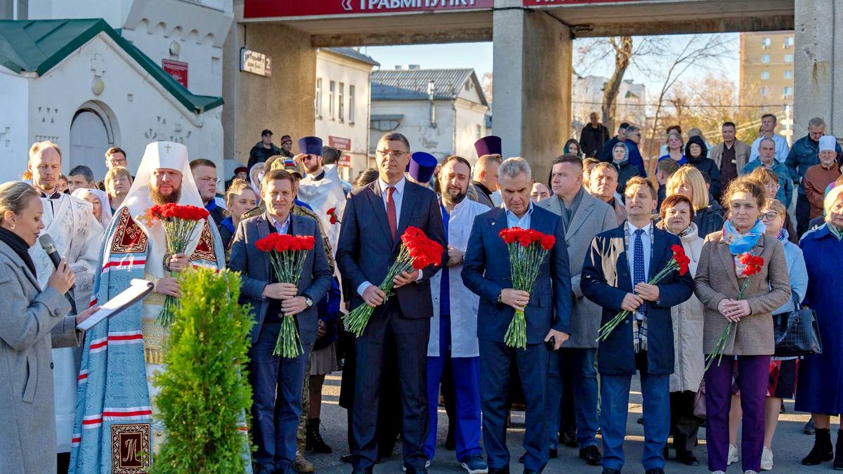 Авдеев Никандр Корчевников Астахов Абдуллаев красный крест куимов памятник Лука Крымский