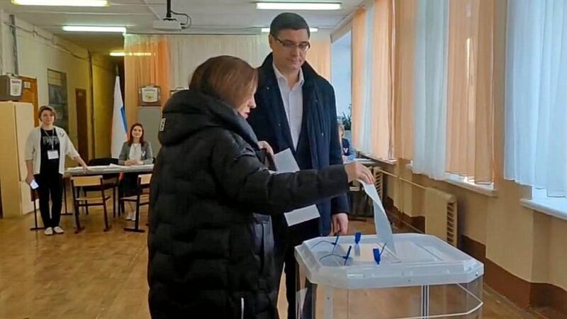 Губернатор Авдеев проголосовал на выборах президента