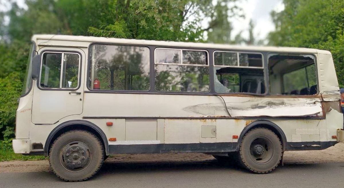 Под Муромом пассажирский автобус попал под комбайн
