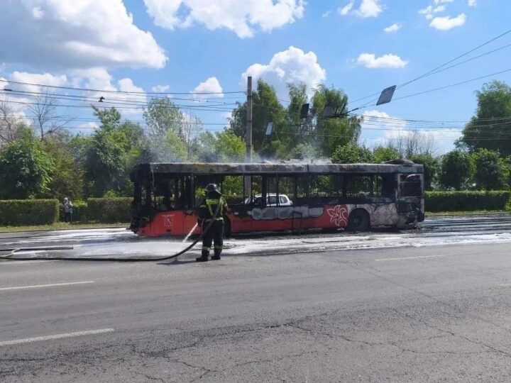 Во Владимире за несколько часов загорелись автобус и бензовоз
