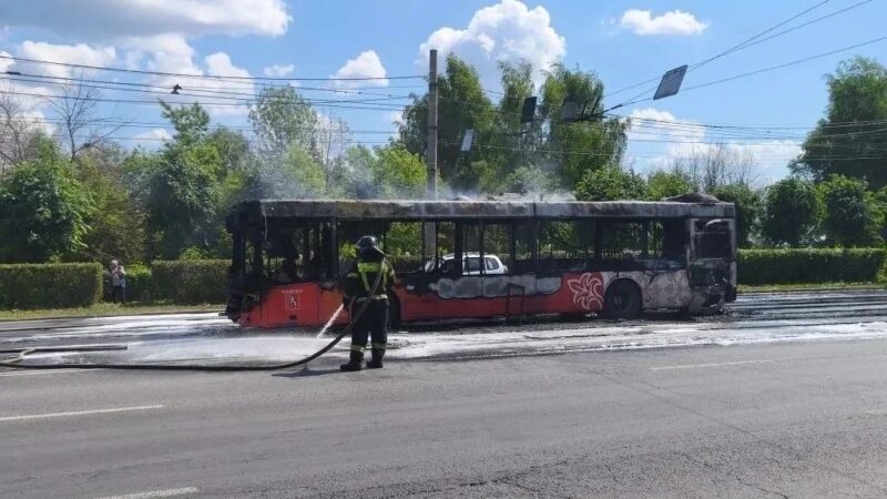 Во Владимире за несколько часов загорелись автобус и бензовоз