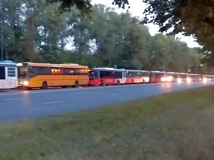 На заправку во Владимире произошло великое стояние автобусов