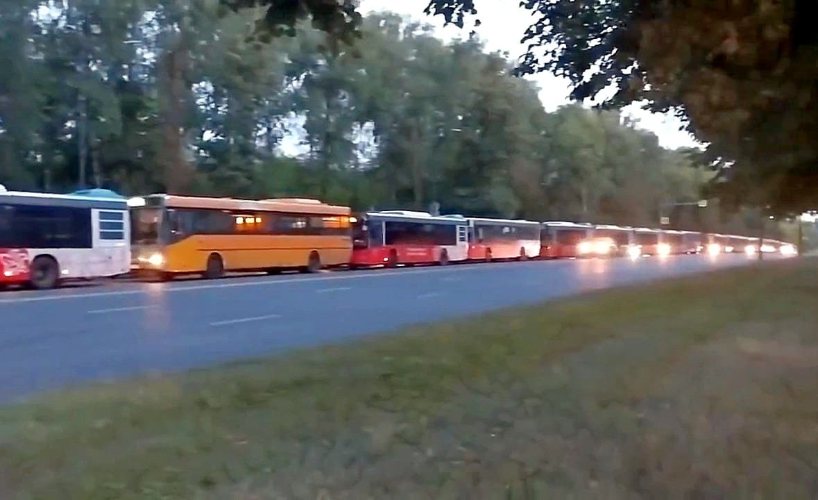 На заправку во Владимире произошло великое стояние автобусов