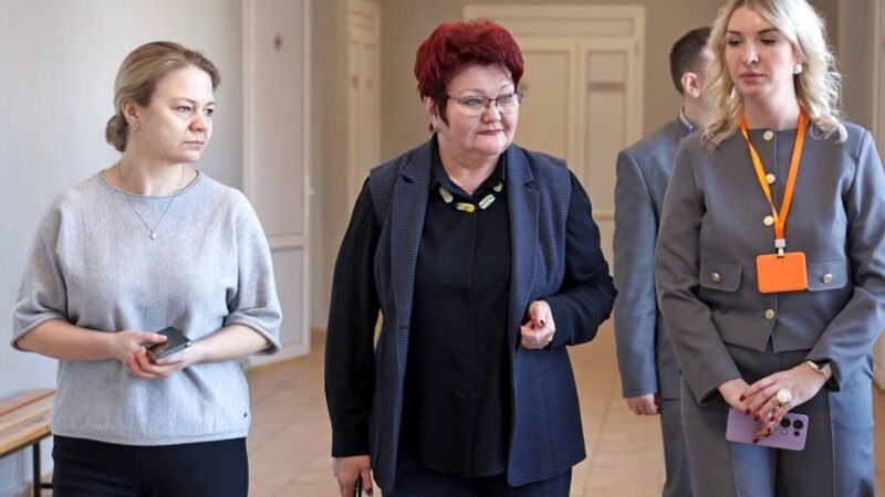 Министр образования больше не даст чиновникам себя обмануть