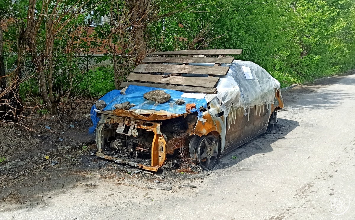 Брошенное авто пожар