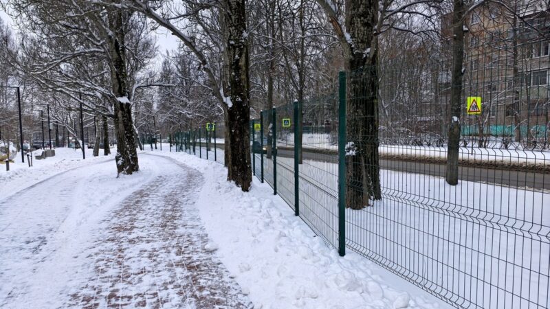 Бульвар художника Иванова изуродовали забором
