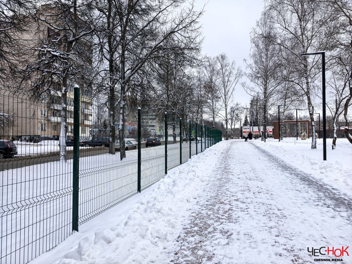 Бульвар Иванова забор 3-min