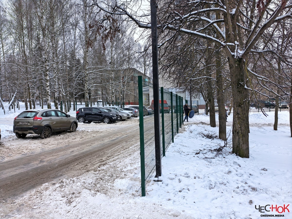 Бульвар Иванова забор 3-min