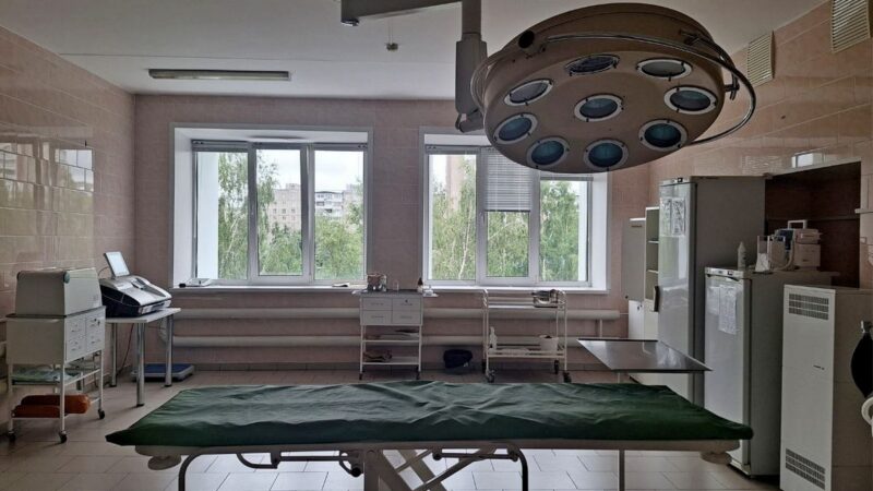 Виновный в смерти пятилетнего мальчика хирург продолжил оперировать детей