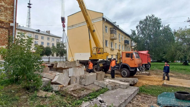 Мэрия Владимира сносит недостроенный дом-вставку на Горького