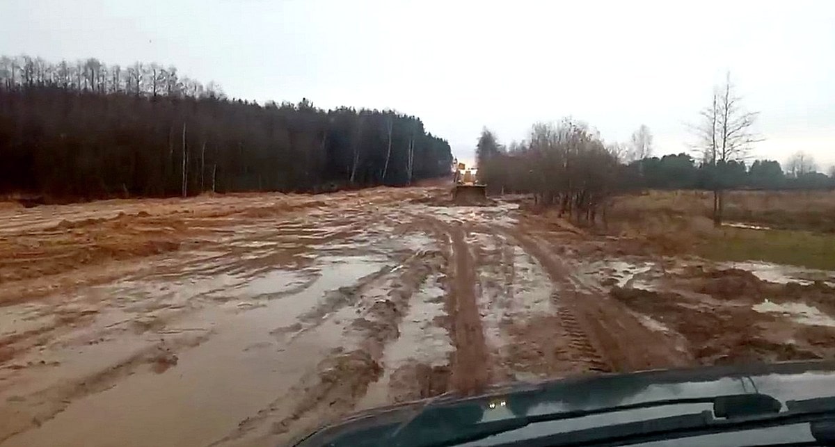 Жители деревни в Петушинском районе оказались в грязевом плену