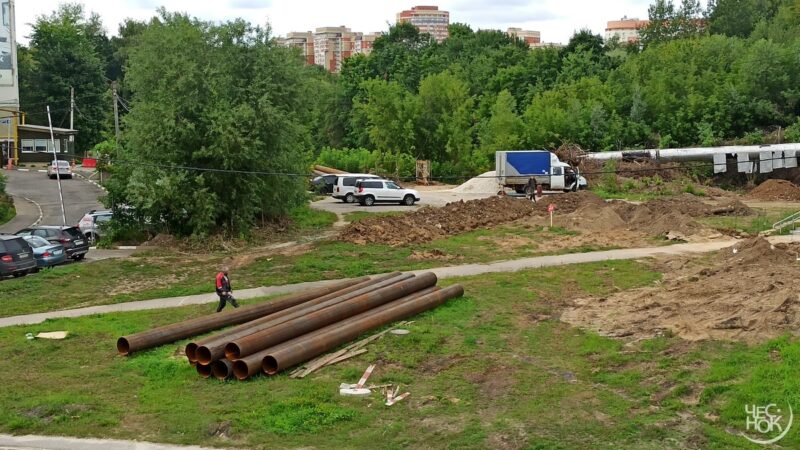 На Октябрьском проспекте начали перекладку сетей под новую дорогу