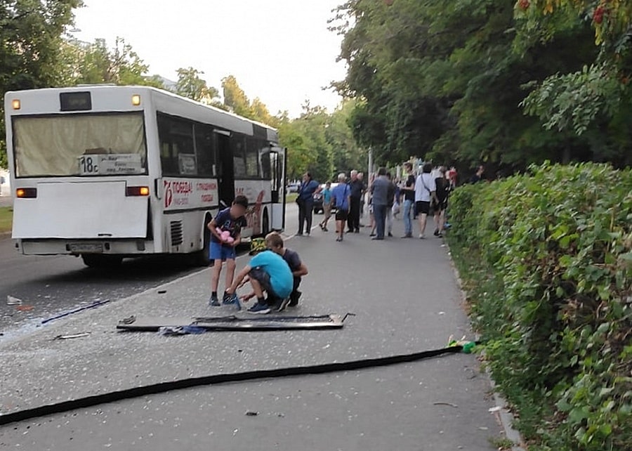 Во Владимире автобус с пассажирами врезался в столб