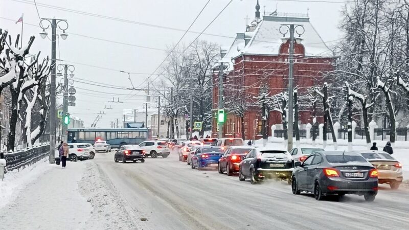 Во Владимире аварии с автобусами парализовали центральные улицы