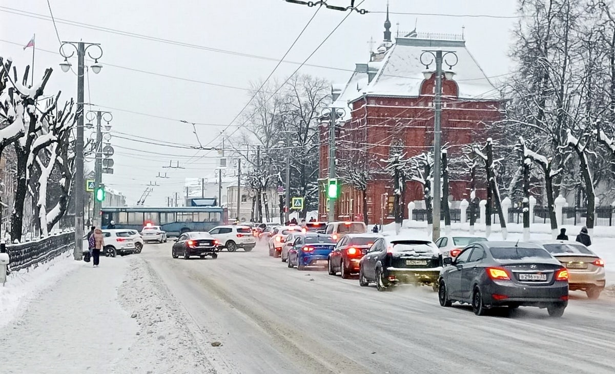 Во Владимире аварии с автобусами парализовали центральные улицы