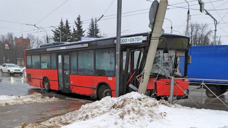 Во Владимире в ДТП попали четыре автобуса за два дня