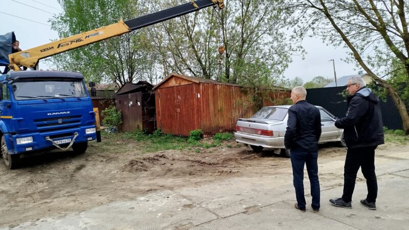 В Добром начали сносить гаражи ради стройки на Жуковского