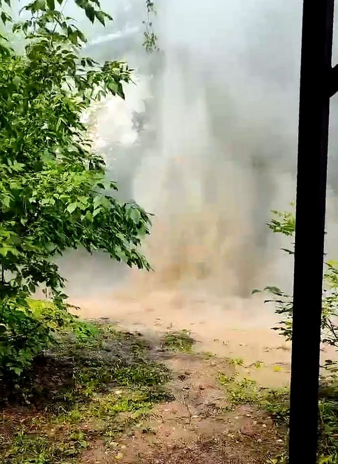 Гейзер горячая вода авария