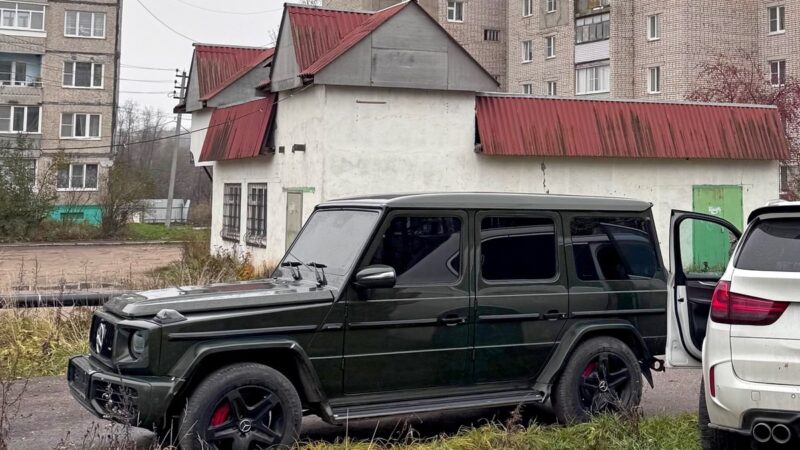 У мажора из Александрова отобрали «Гелендваген» за наезд на полицию