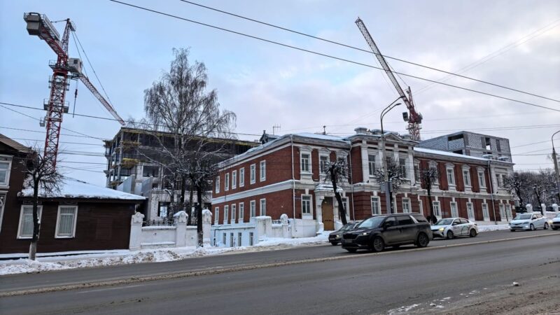 Гостиница на Студеной горе «раздавила» памятник архитектуры