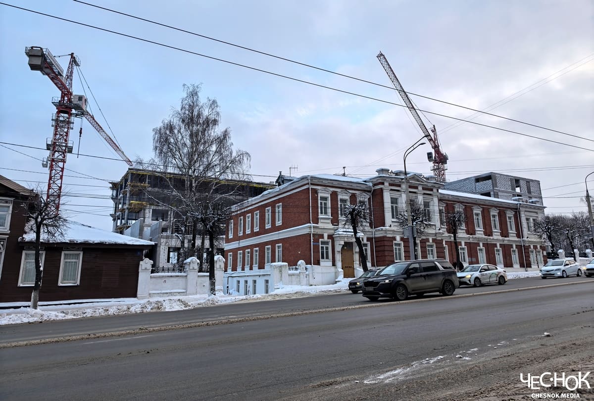 Гостиница на Студеной горе «раздавила» памятник архитектуры