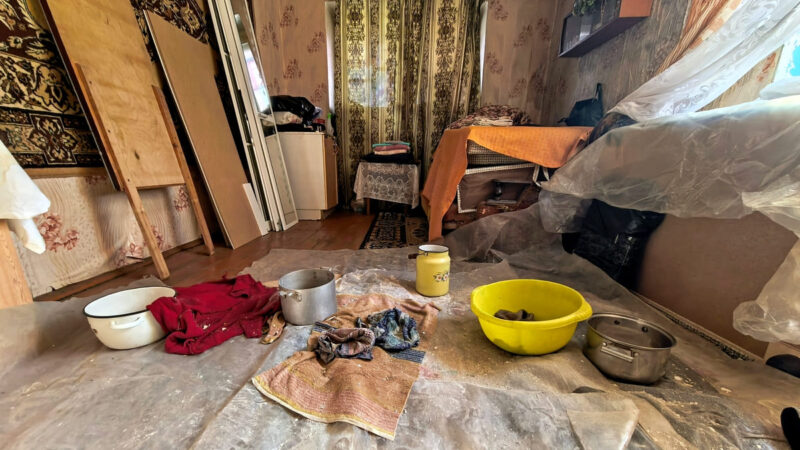 Средь ведер и кастрюль. В Гусь-Хрустальном районе текут крыши и слезы жителей