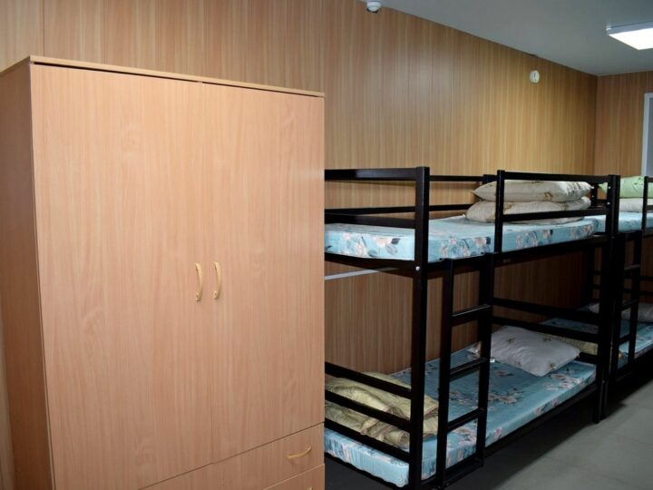 Суд запретил матери депутата Питиримова содержать хостел в жилом доме