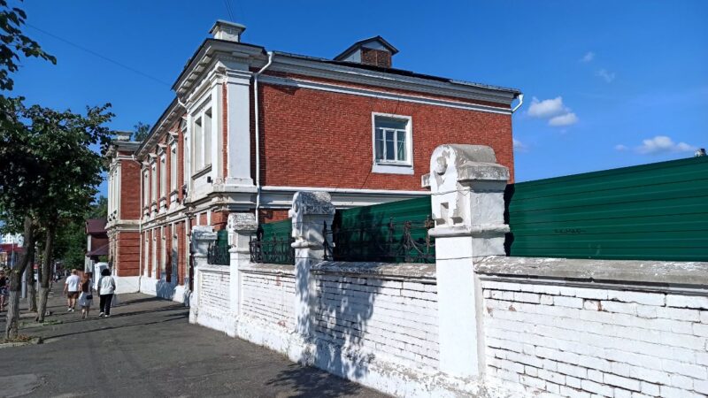 Ограду владимирской богадельни могут признать памятником