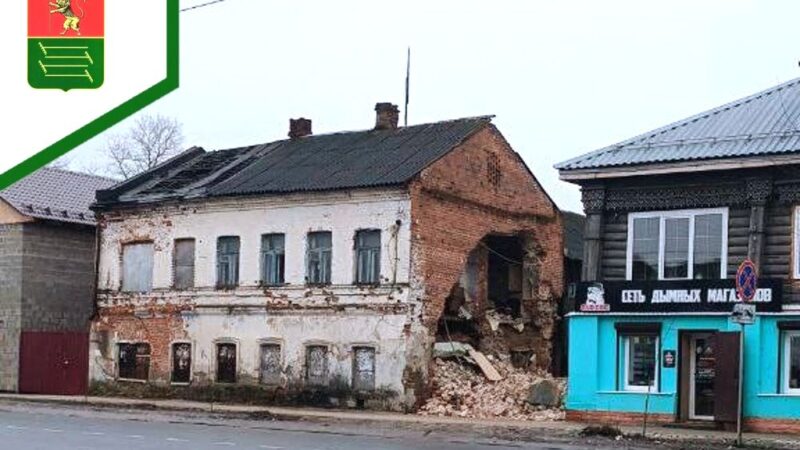 Аварийный дом в Судогде дождался нового обрушения