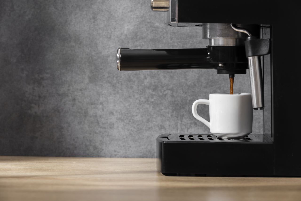 Сколько владимирцам обходится чашка утреннего кофе для чиновников?