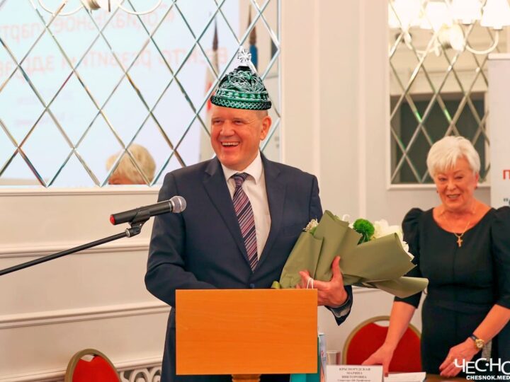 Валерий Янин объяснил судьбу хрустальной шапки Мономаха