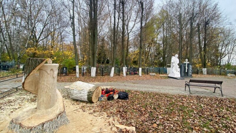 На мемориале в Юрьев-Польском появилась свеча из дерева