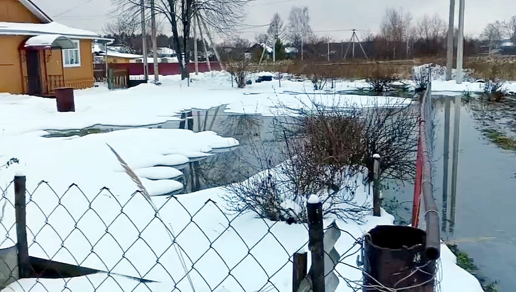 «Всю систему надо менять». Деревня под Вязниками утопает в канализации