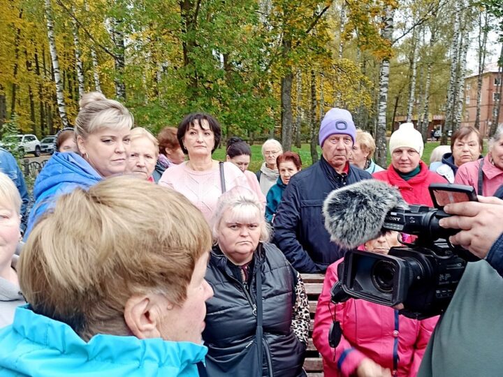 «Жить так нам уже надоело». В Александровском районе жители брошены властью