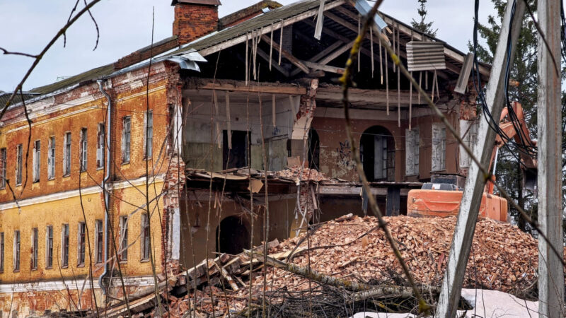 Застройщик военного городка сносит Екатерининские казармы XIX века