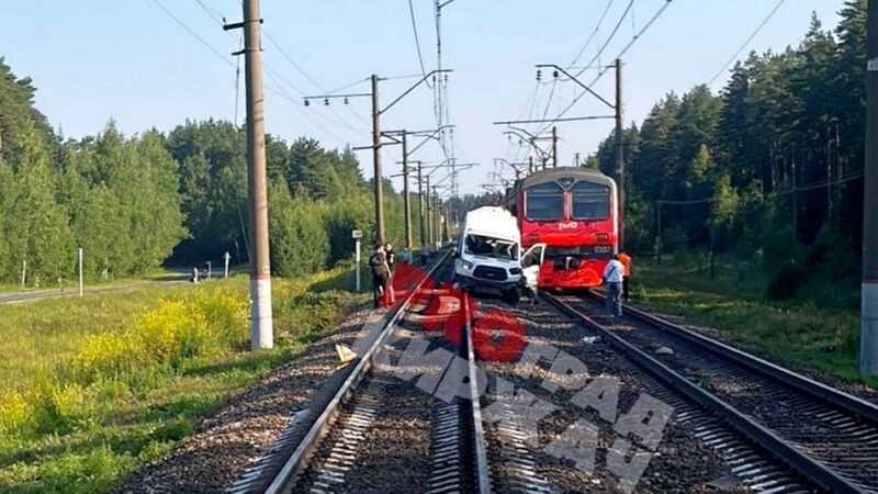 В Киржачском районе поезд сбил «Газель» на переезде