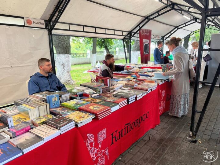 Владимирец обвинил минкульт в дискриминации на книжном фестивале