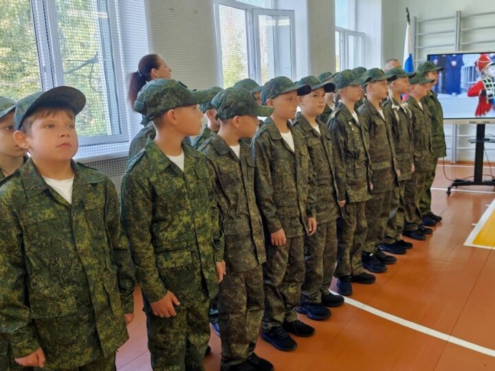 Владимирских школьников учат на росгвардейцев и гаишников