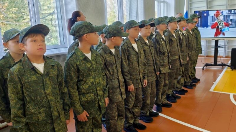 Владимирских школьников учат на росгвардейцев и гаишников