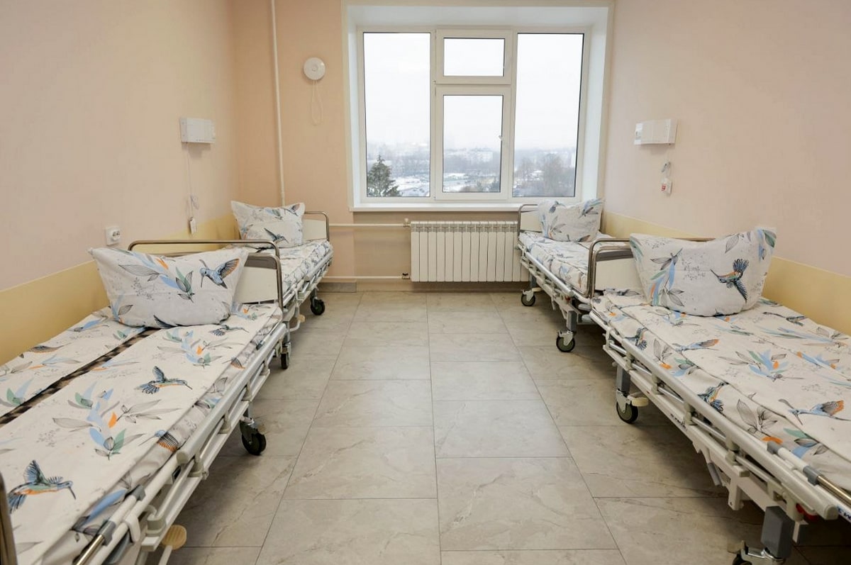 Койки больница красный крест-min