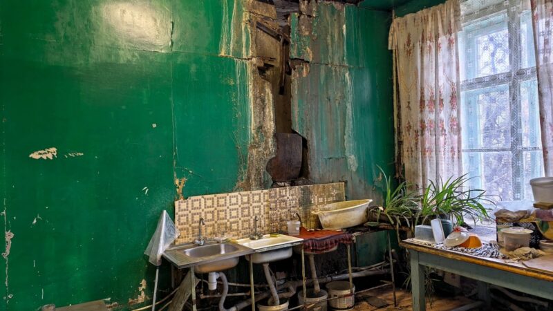 Кольчугинцам посоветовали 120 лет копить на капремонт аварийной общаги